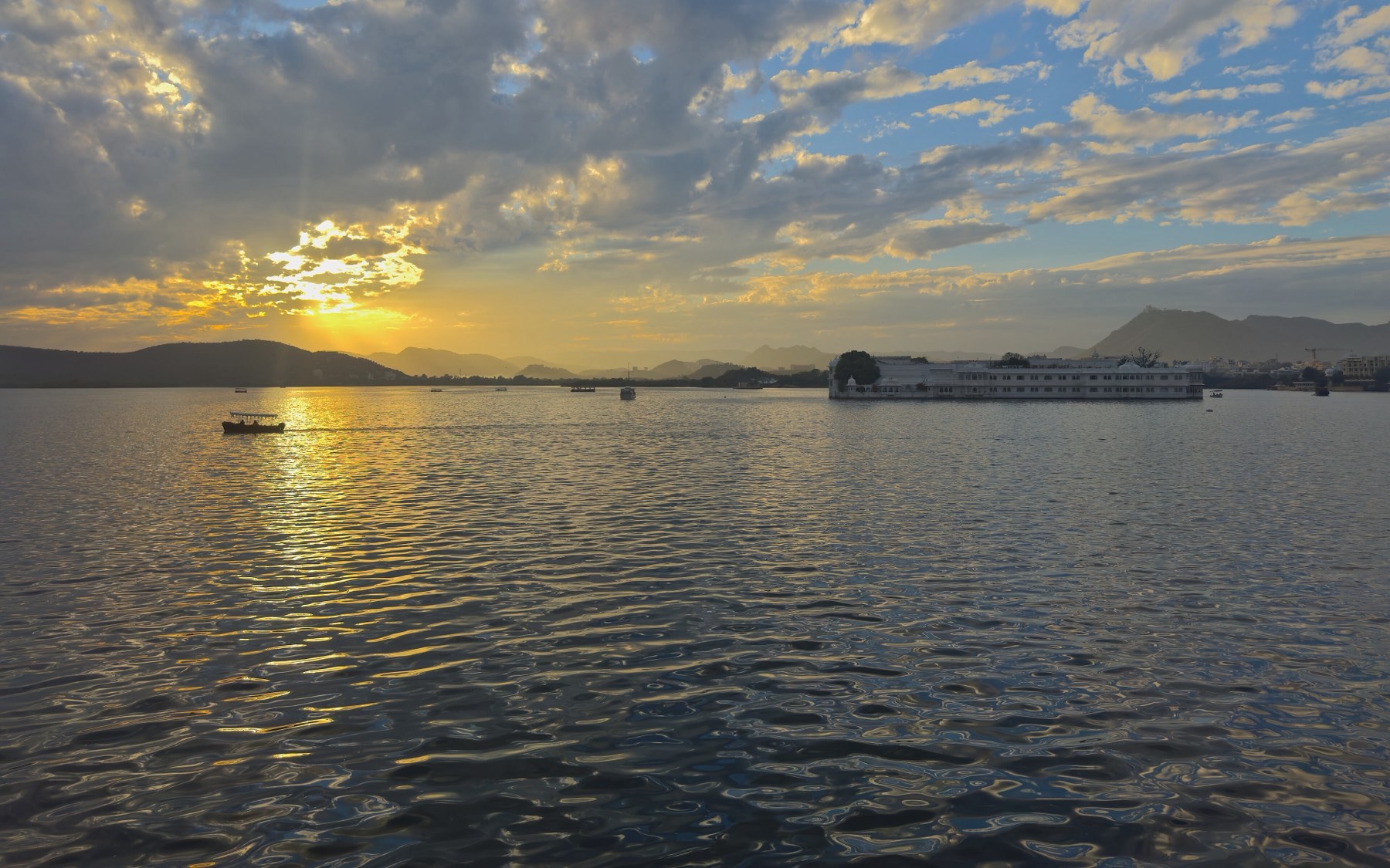 Lake Pichola at sunset, Udaipur